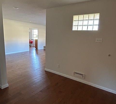 5th image of 1853 Woodlawn Ave