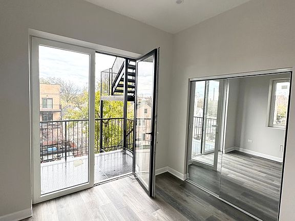 2nd image of 1635 S California Ave #Penthouse
