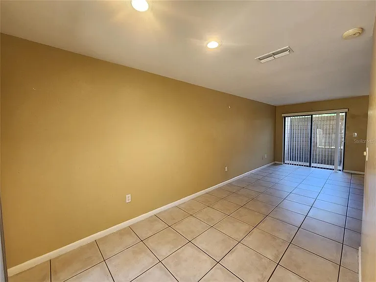 702 SW 70th Ter #B — Photo 11