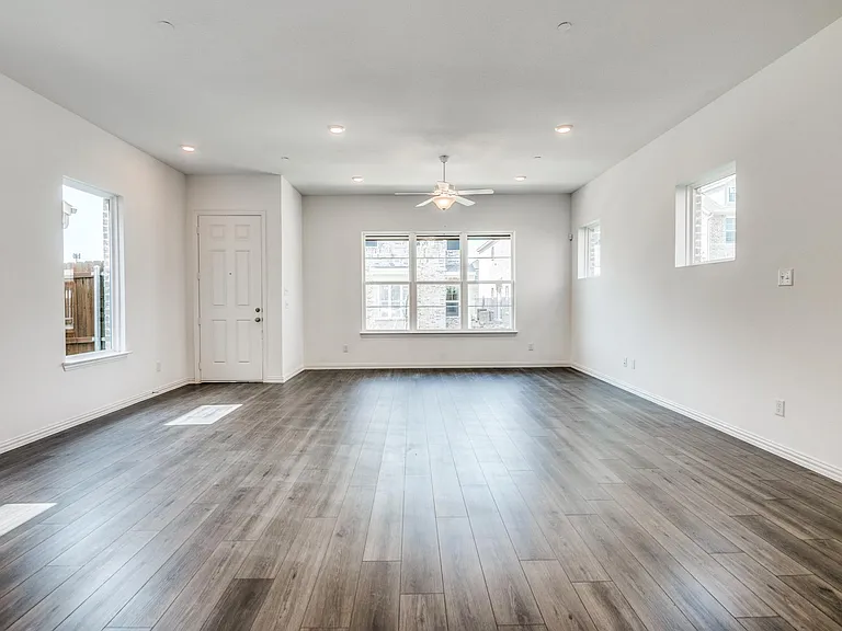 6205 Queens Path — Photo 15