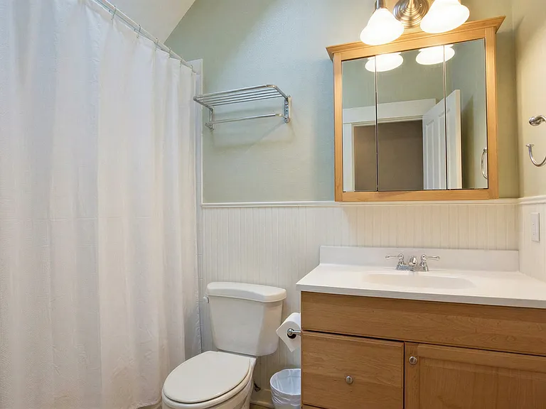 330 Pearl St — Photo 22
