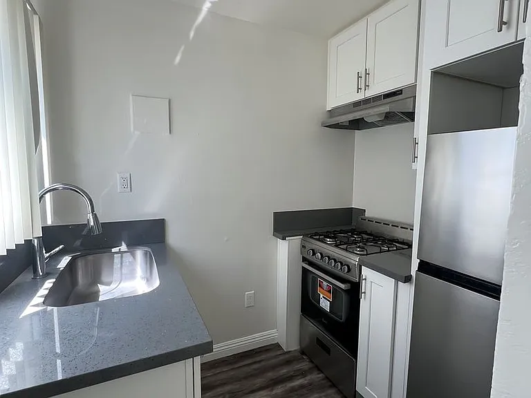 817 S Palos Verdes St — Photo 8