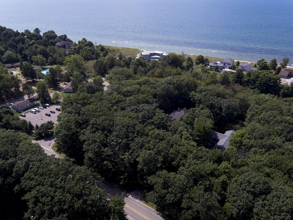 1st image of Lakeshore Dr
