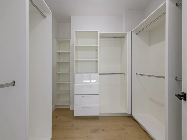 745 N Gramercy Pl — Photo 21