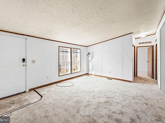 5th image of 25 Kyle Cir #49921