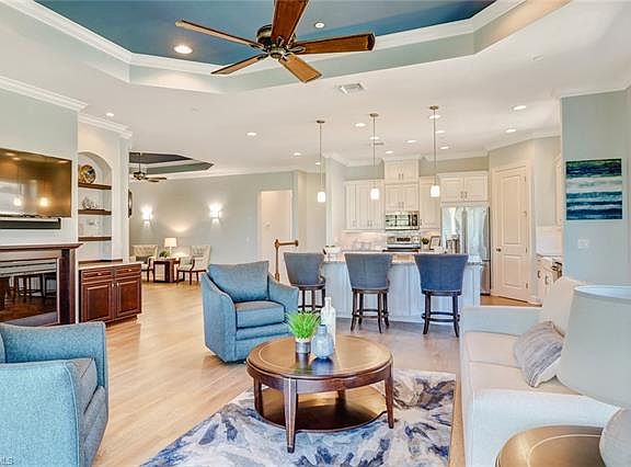 5th image of 8765 Bellano Ct #201