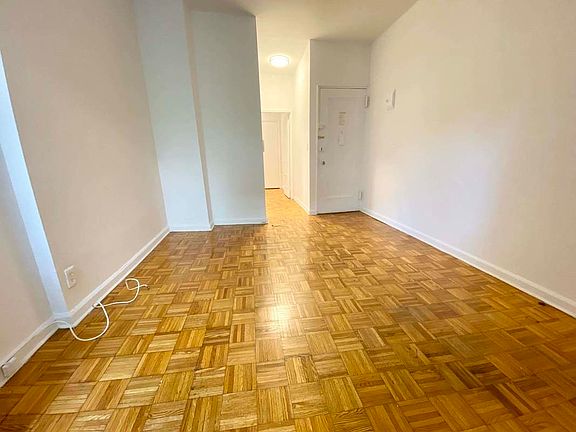 4th image of 134 W 15th St APT 4RW