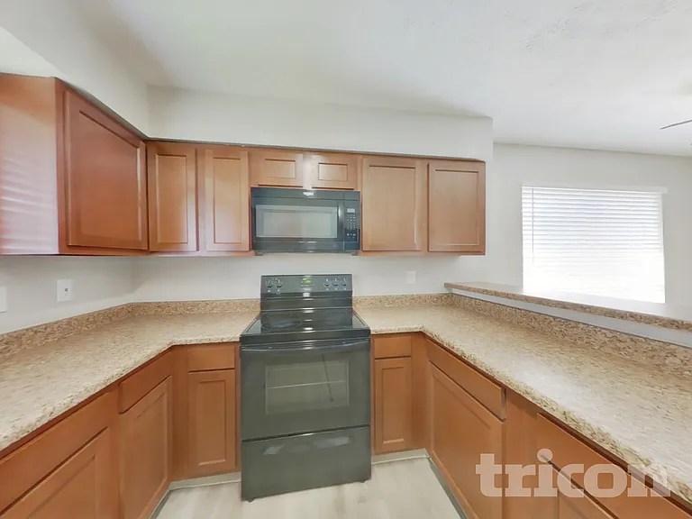 14831 Waterside Dr — Photo 6