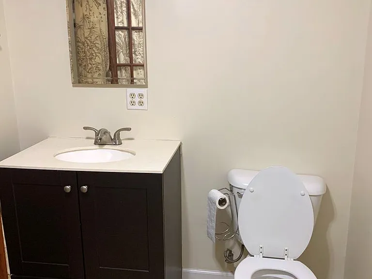 1347 W Carmen Ave — Photo 8