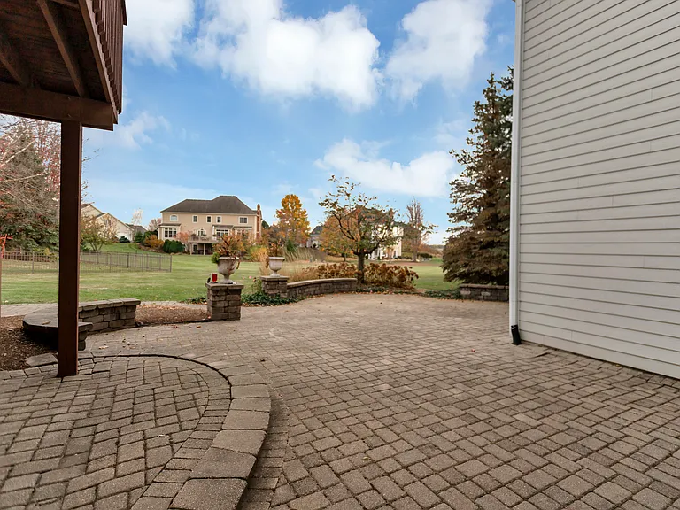 3N812 John Greenleaf Whittier Pl — Photo 13