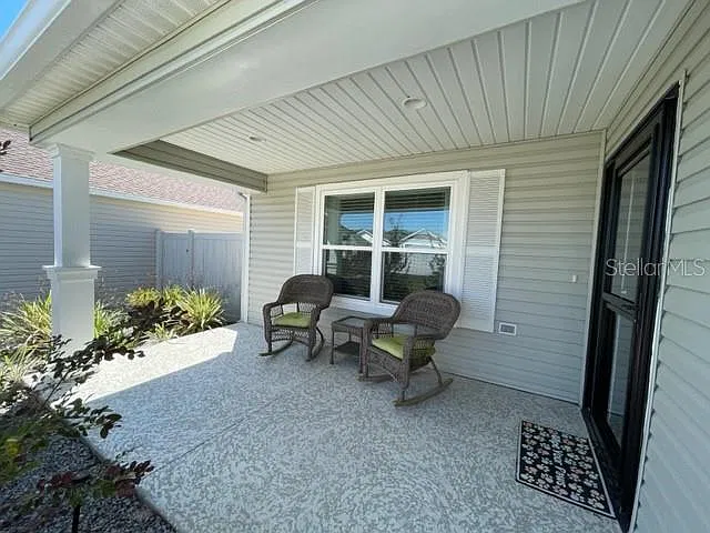 3 bed, 2.0 bath, 1647 sqft, $2,635 — Photo 3