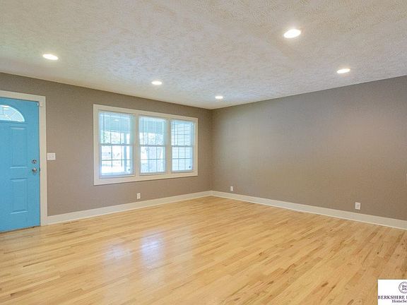 4th image of 6439 Ogden St
