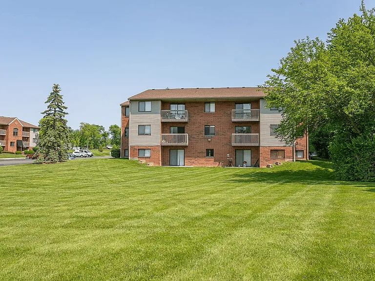 Timber Glen Apartments — Photo 62