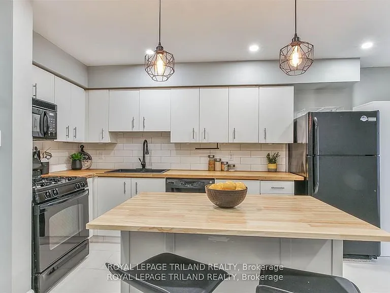 120 Centre St #91 — Photo 5