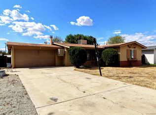 565 S Taylor St, Hemet, CA 92543