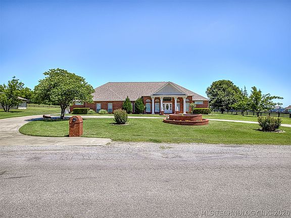 2nd image of 11 Longacre Dr