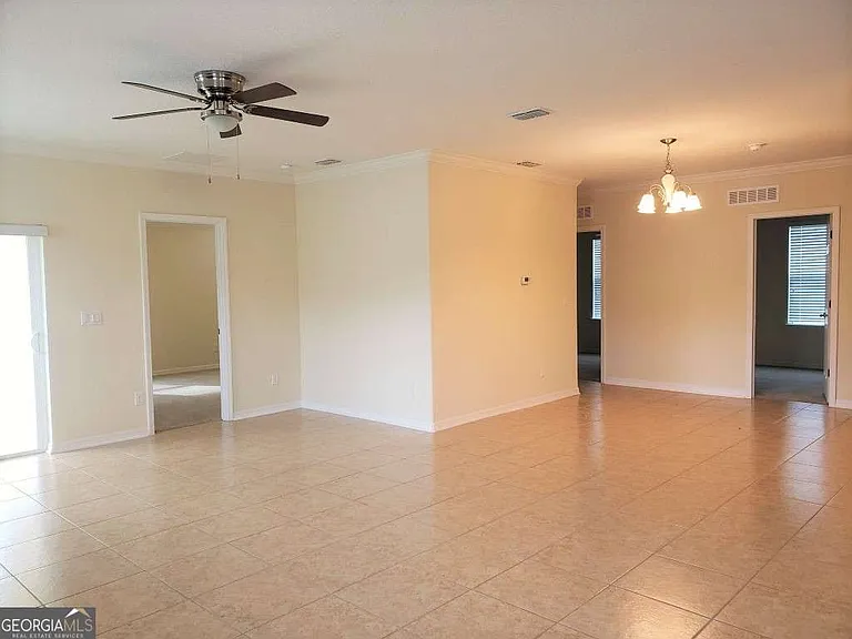 110 Cedar Circle Dr — Photo 2