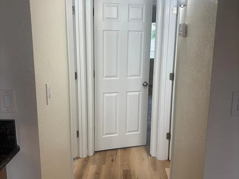740 W Elm St #207 — Photo 5
