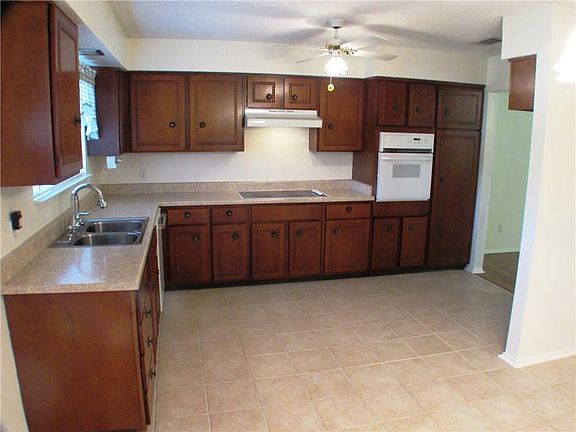 5th image of 4015 Mountain Vista Dr