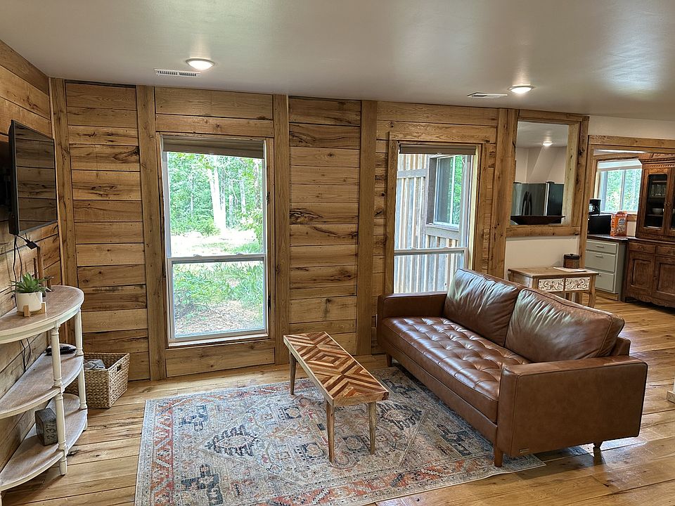 10th image of 550 Tooley Trail Ln