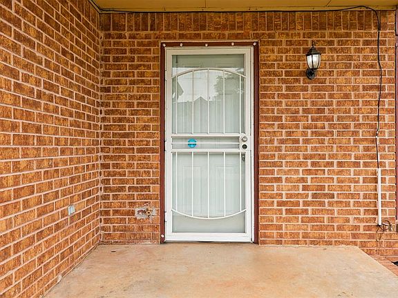 5th image of 1113 NE 9th Ct