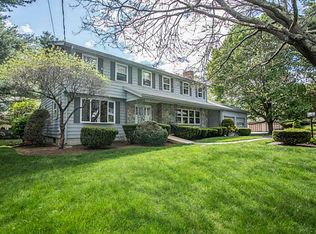 10 Mitris Blvd, Lincoln, RI 02865