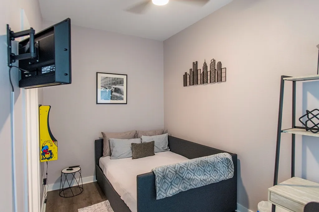 3 bed, 1839 sqft, $2,995 — Photo 4