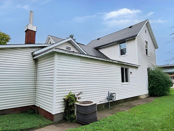 5th image of 407 W Oak St