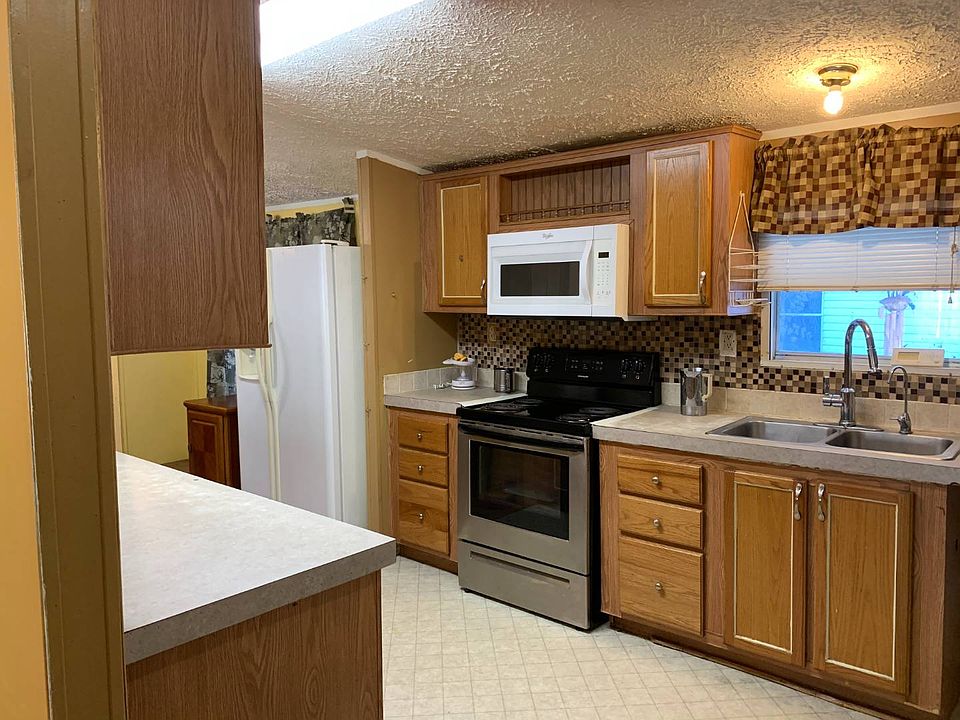 1st image of 4011 Bamboo Palm Way