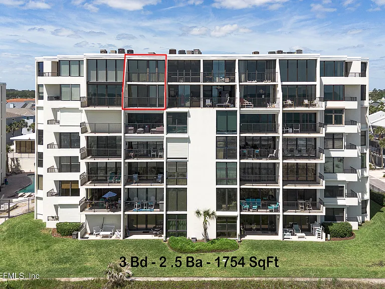2100 Ocean Dr #Penthouse 2 — Photo 1
