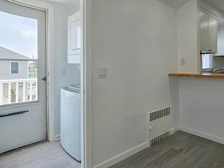 41 Elmwood Ave #2 — Photo 10
