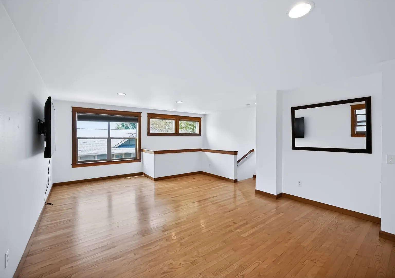 Spacious 2-Bedroom, 2.5-Bath Home in West Seattle with Garage! — Photo 3