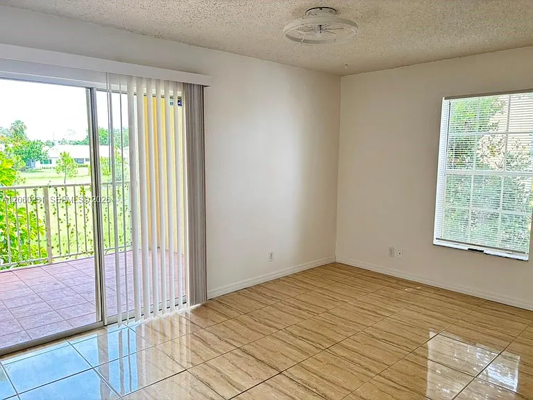 6292 La Costa Dr #H — Photo 5