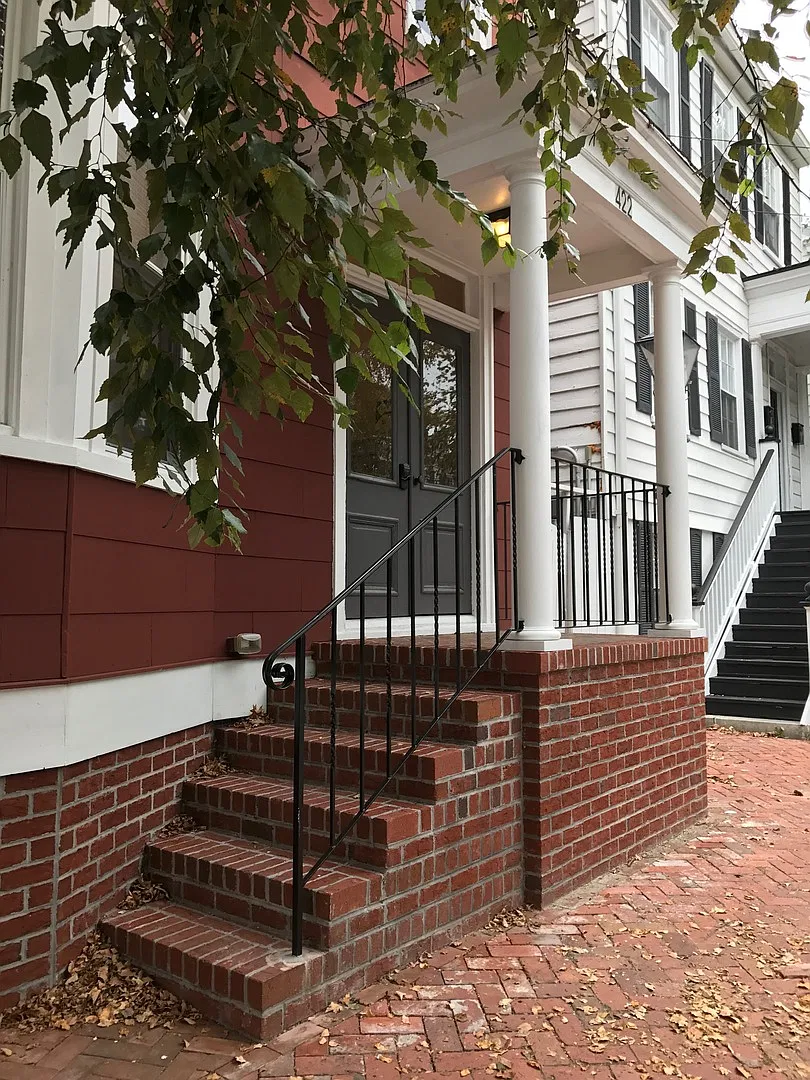 422 London St Portsmouth — Photo 2