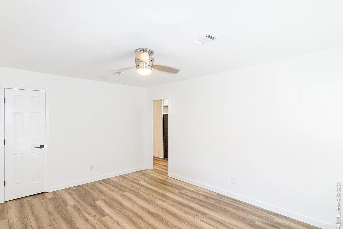 Building Photo - 545 Oakview Rd #1