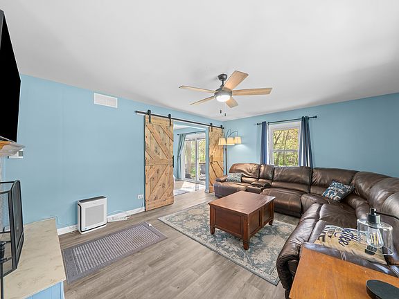 3rd image of 795 Lake Holiday Dr