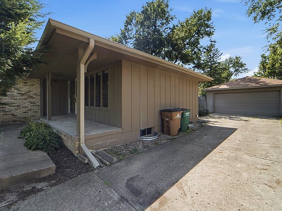 2nd image of 536 34th St