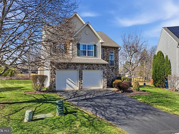 3rd image of 1109 Cornwallis Way