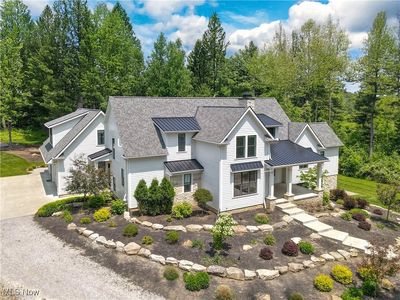 7824 E Washington St, Chagrin Falls, OH, 44023