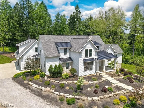 7824 E Washington St, Chagrin Falls, OH 44023