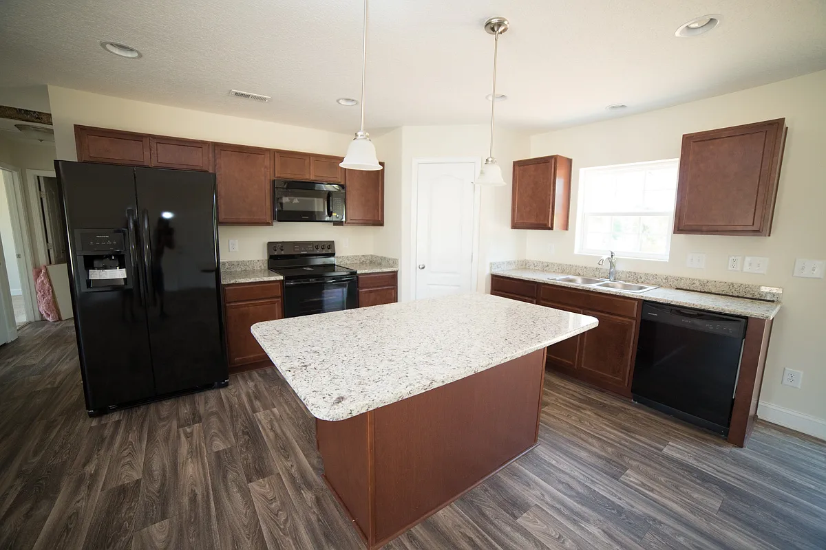 10 Chaney Lane — Photo 2