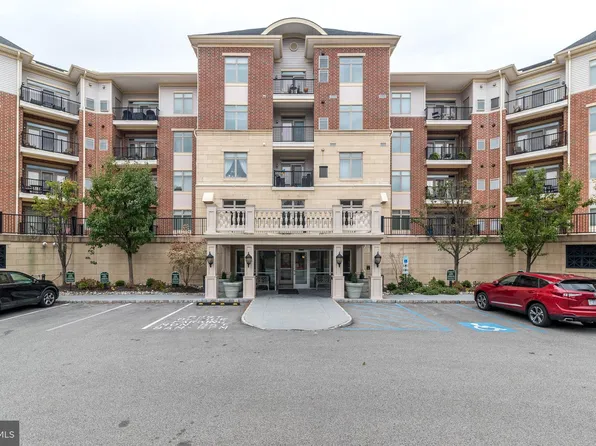 207 Carson Ter, Huntingdon Valley, PA 19006