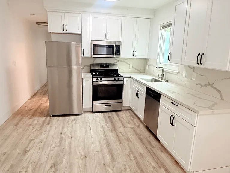 1420 Chestnut St — Photo 5
