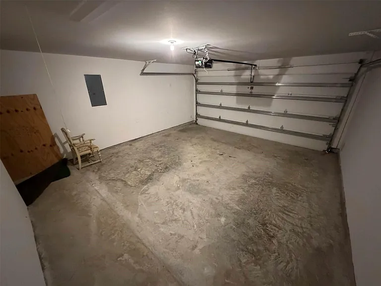 610 Lost Creek Dr — Photo 12