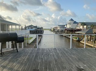 125 Marlin Ln, Freeport, TX 77541