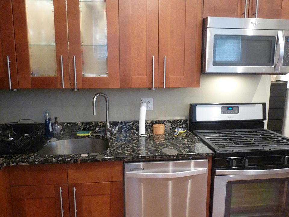 1st image of 1535 N Bosworth Ave APT 3R