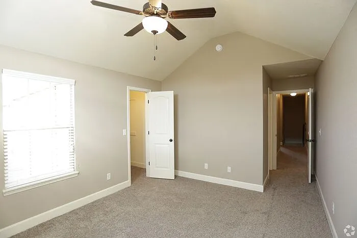 2126 SW Timbertrace Ln — Photo 10