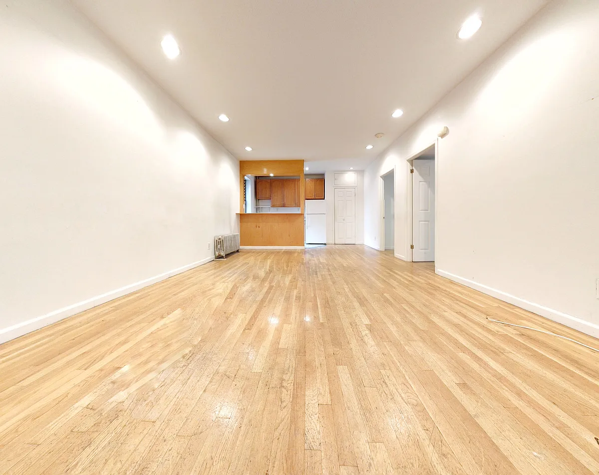 Photo 2 of 5 - 299 E 11th St #1C - Manhattan, NY Building Photo - 299 E 11th St #1C