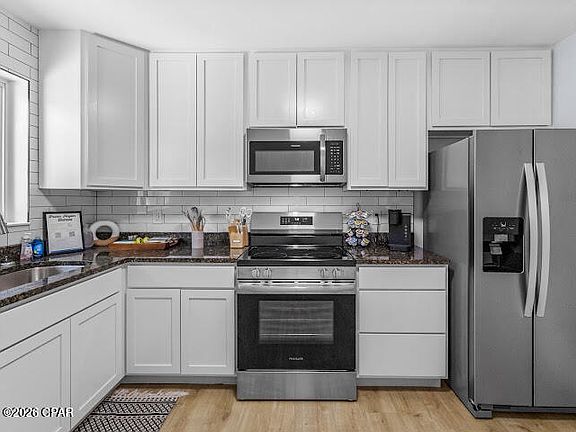 4th image of 709 W 5th St