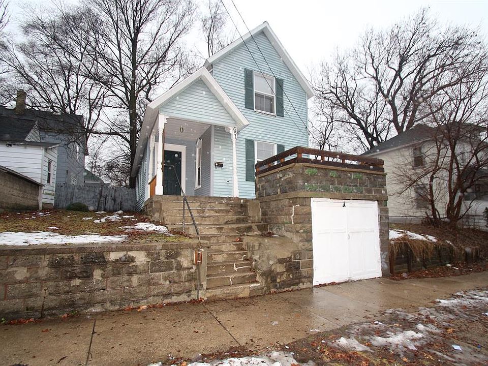 1st image of 651 Henry Ave SE